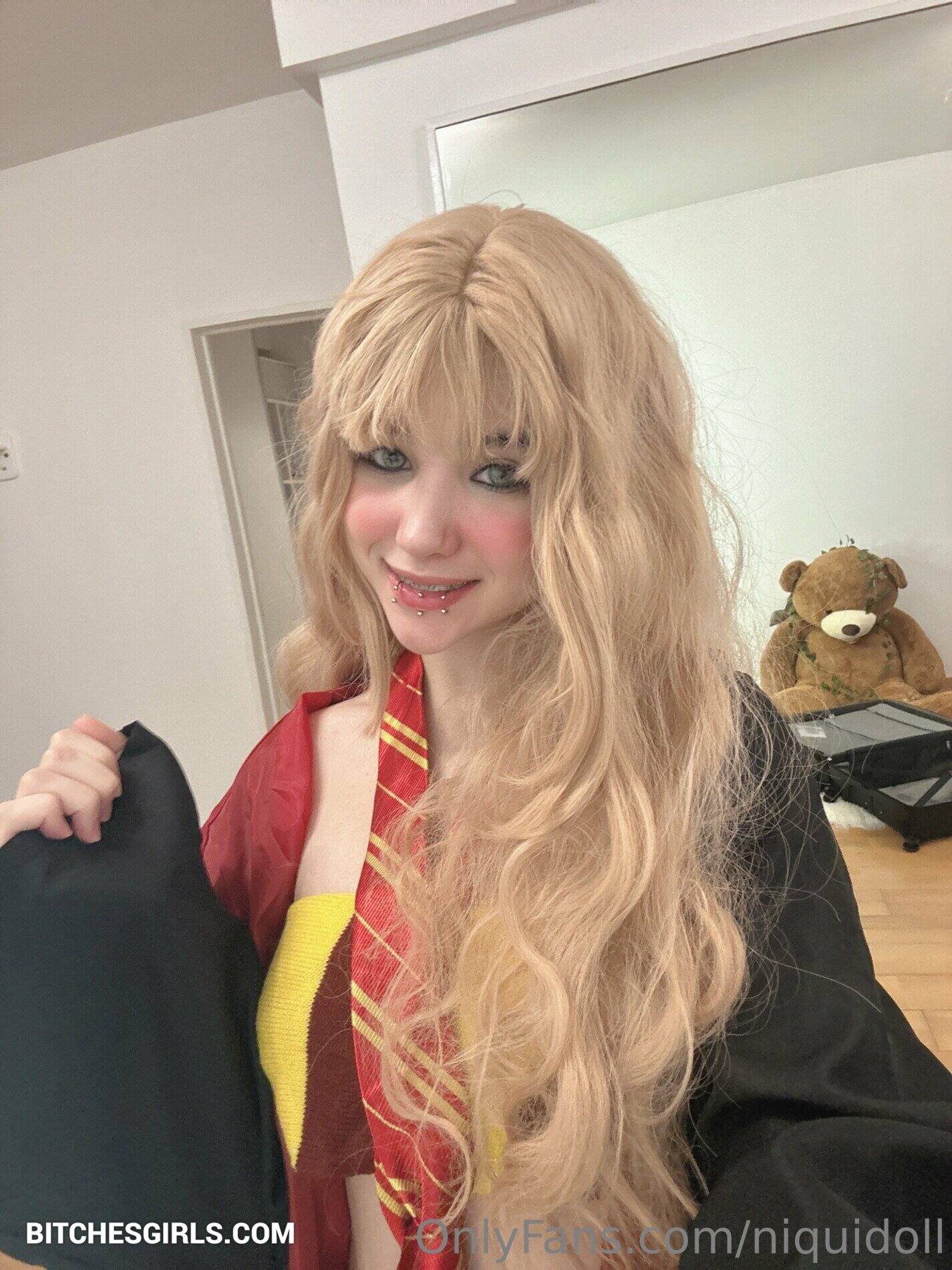 Nicoleponyxo Nude - Nicole Pony. Nsfw Photos